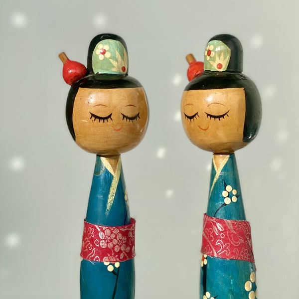 Duo de poupées Kokeshi vintage