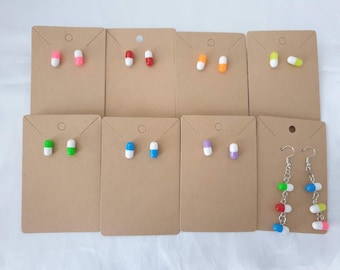 Orecchini/perni a forma di capsula arcobaleno, gioielli da farmacia, acciaio ipoallergenico
