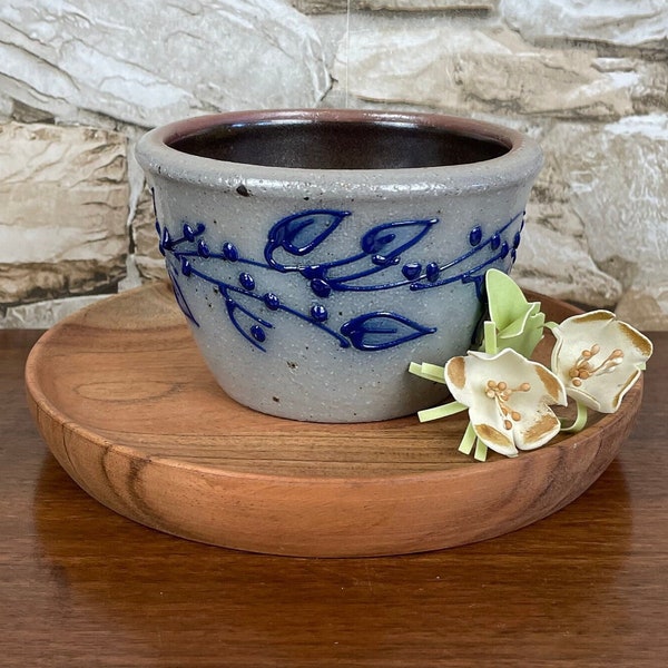 Vintage~SALMON FALLS STONEWARE~3" Tall Small Decorative Candy/Condiments/Dips/Nut Bowl w/Berry Vine Design Salt-Glaze Pottery Home/Kitchen