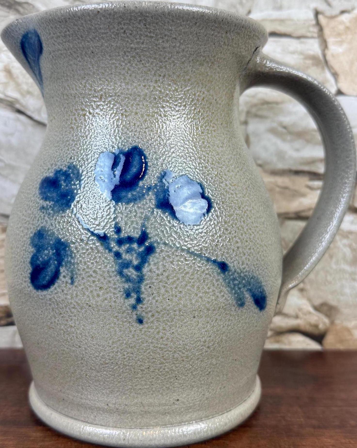 Rowe Pottery Works Historical Collectible Vintage 40-oz./6.75