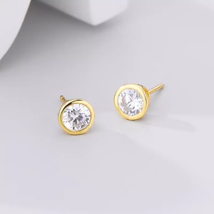 925 Sterling Silver Bezel Stud Oorbellen, 18K Gold Filled CZ Studs, Ronde Set Solitaire Studs, Minimalistisch, Silver Diamond Studs, Cadeau voor haar