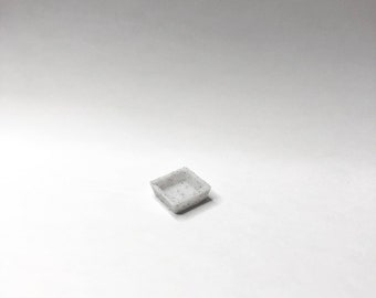 Pusta MINI miseczka na farbę akwarelową - kolor marmurkowy drukowany w 3D