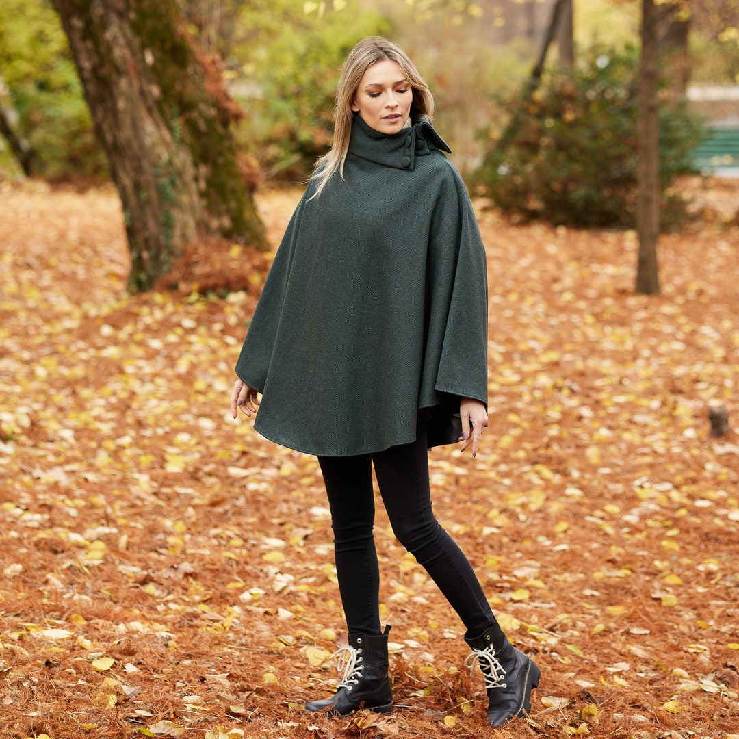 Irish Donegal Tweed Cape/poncho Traditional Green / Black Herringbone