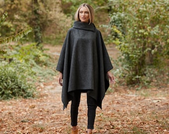 Irlandaise - Cape/poncho à col carré en tweed du Donegal - Chevrons anthracite - Irlande - Fabriqué à la main - Femme - Taille unique - Très long