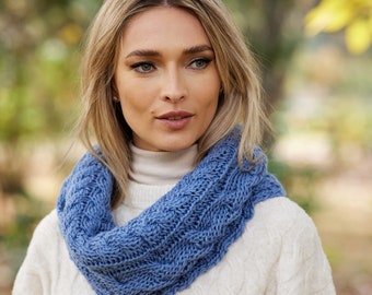 Irlandais - Donegal Merino Wool Aran Snood - Denim Blue - Handmade - Irlande - One Size - Unisexe