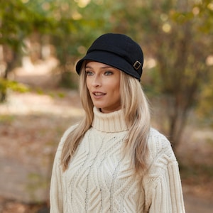 Irish - Donegal Tweed Flapper Cap -  Jet Black  -  Ireland - Handcrafted - Ladies