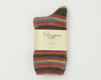 Chaussettes de marche en laine irlandaise - jacquard à rayures multicolores vert/orange - Fabriquées à la main - Taille M = 4-7 UK (37-41 EUR / 5,5 - 8,5 US)