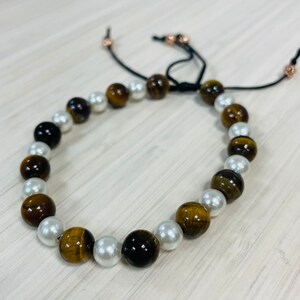 Tiger eye with pearls bracelet, minimalist,  Unisex bracelet, One size fits most