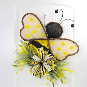 Grapevine Bumble Bee Wreath, Burlap Bumble Bee Wreath, Wicker Bee Wreath, Bumble Bee Wreath, Bee Wreath, Spring Summer Wreath, Bee Hanger