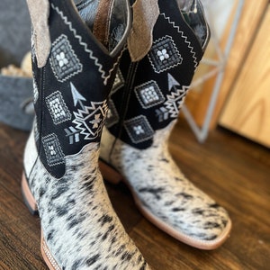Multicolor Native Aztec Trippy Striped Men's Boots