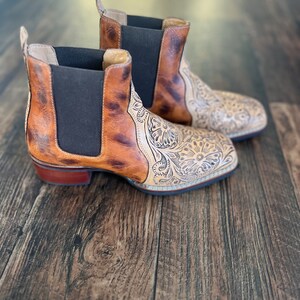 Punzierte Stiefel mit quadratischer Kappe Bild 7