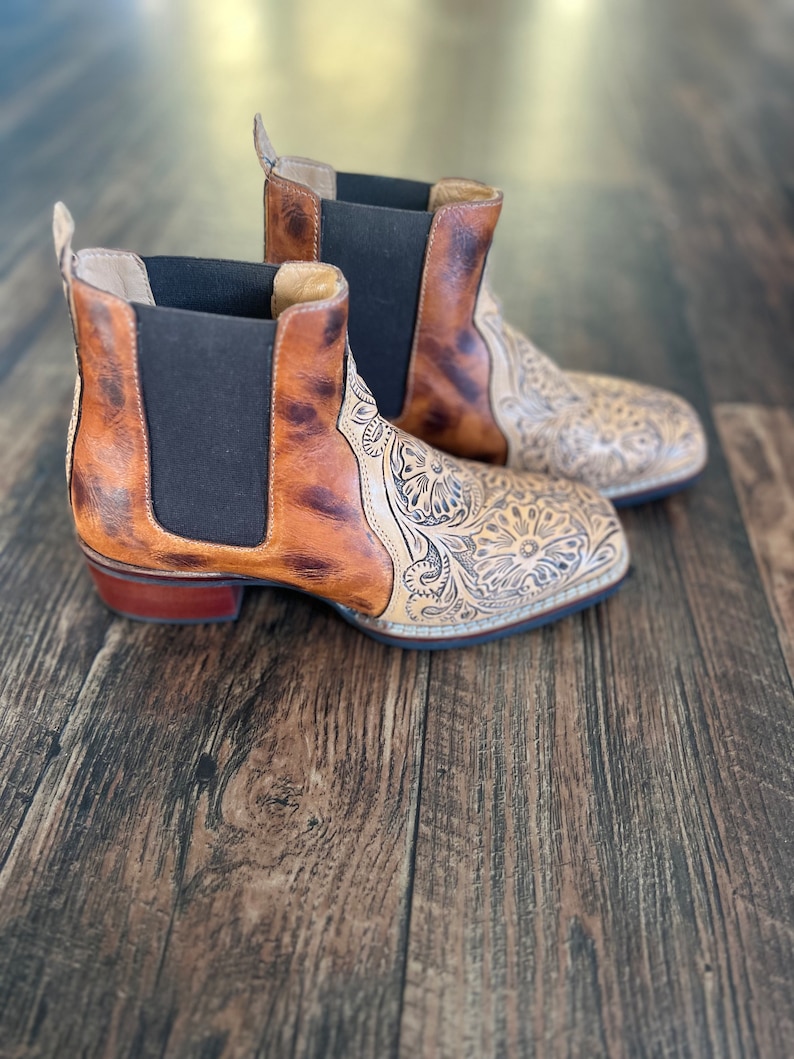 Punzierte Stiefel mit quadratischer Kappe Bild 7