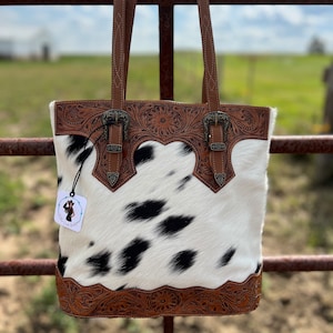 Cowhide buckle purse