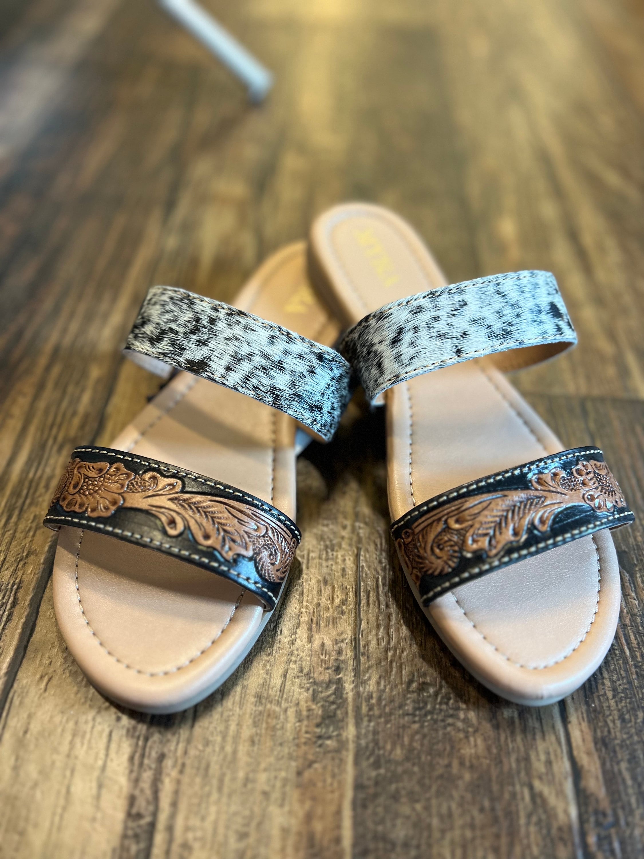 Salvatore Ferragamo Womens Ocean Theme T-Strap Jelly Sandals Size 4.5 Salvatore Ferragamo Women main image 2