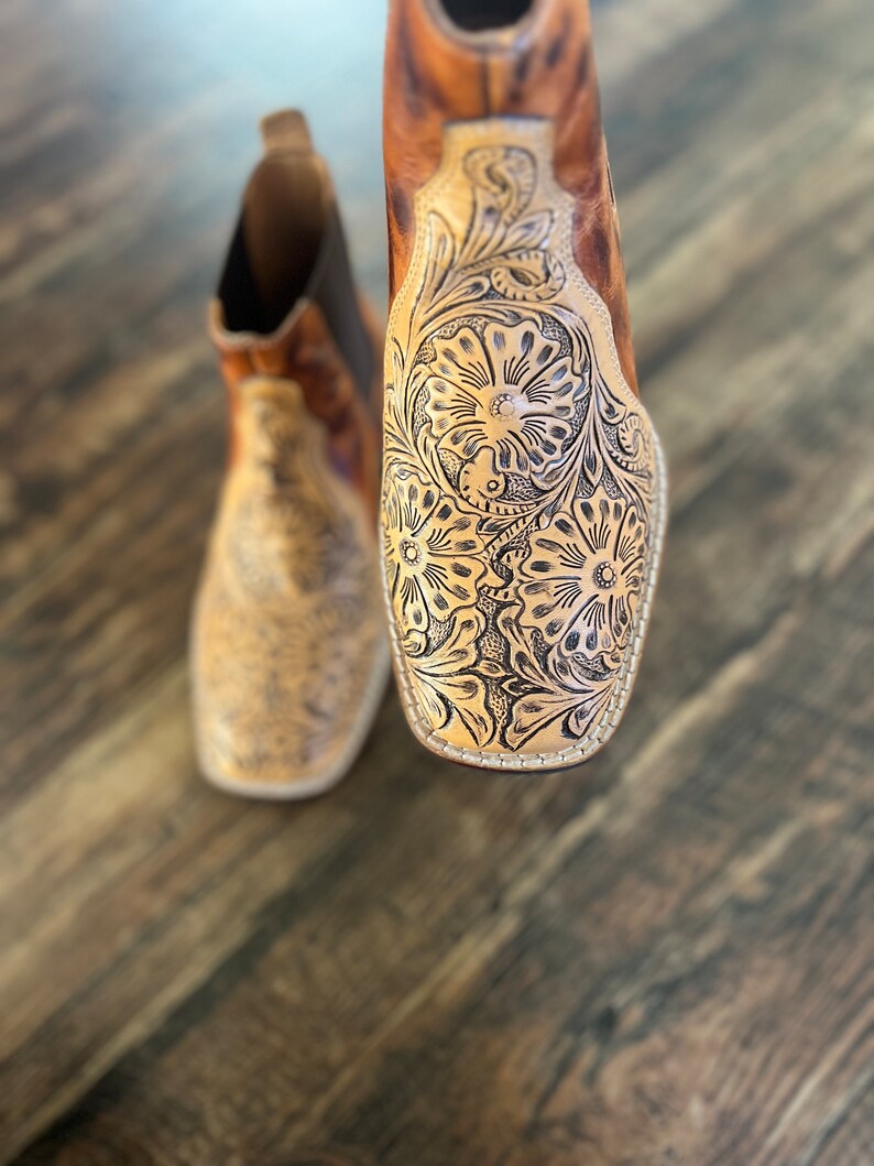 Punzierte Stiefel mit quadratischer Kappe Bild 5