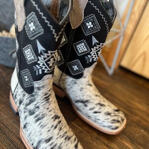 Multicolor Native Aztec Geometric Hipster Men's Boots
