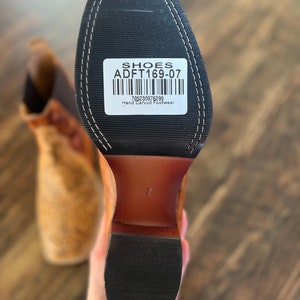 Punzierte Stiefel mit quadratischer Kappe Bild 6