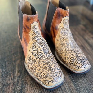 Punzierte Stiefel mit quadratischer Kappe Bild 2