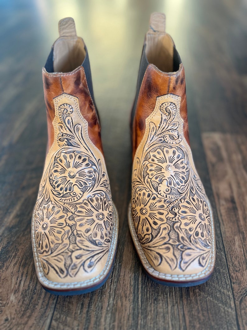 Punzierte Stiefel mit quadratischer Kappe Bild 3