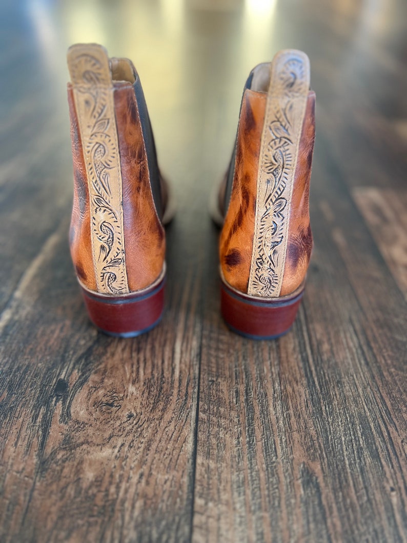 Punzierte Stiefel mit quadratischer Kappe Bild 8