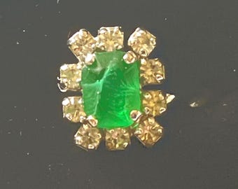 Christian Diorヴィンテージエメラルドモチーフリング Vintage Christian Dior Germany Emerald and Diamond Costume
