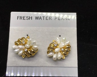 Vintage earrings new old stock freshwater pearl wedding prom bridesmaid