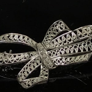 Vintage sterling silver brooch bow filigree bargain beautiful solid