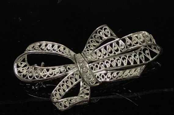 Broche Ancienne En Argent Massif Filigrané - Forme De Nœud - Occasion Vintage