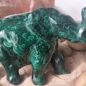 Malachiet olifant beeldje (M8)