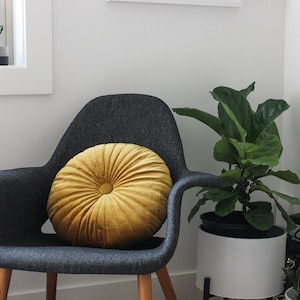 Yellow Vintage Style Round Pintuck Decorative Cushion Circle Pillow