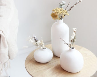 Modern Bud Vases for Dried Flowers in Matte White