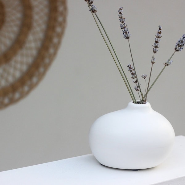 Vase bouton en céramique pour fleurs séchées en blanc mat