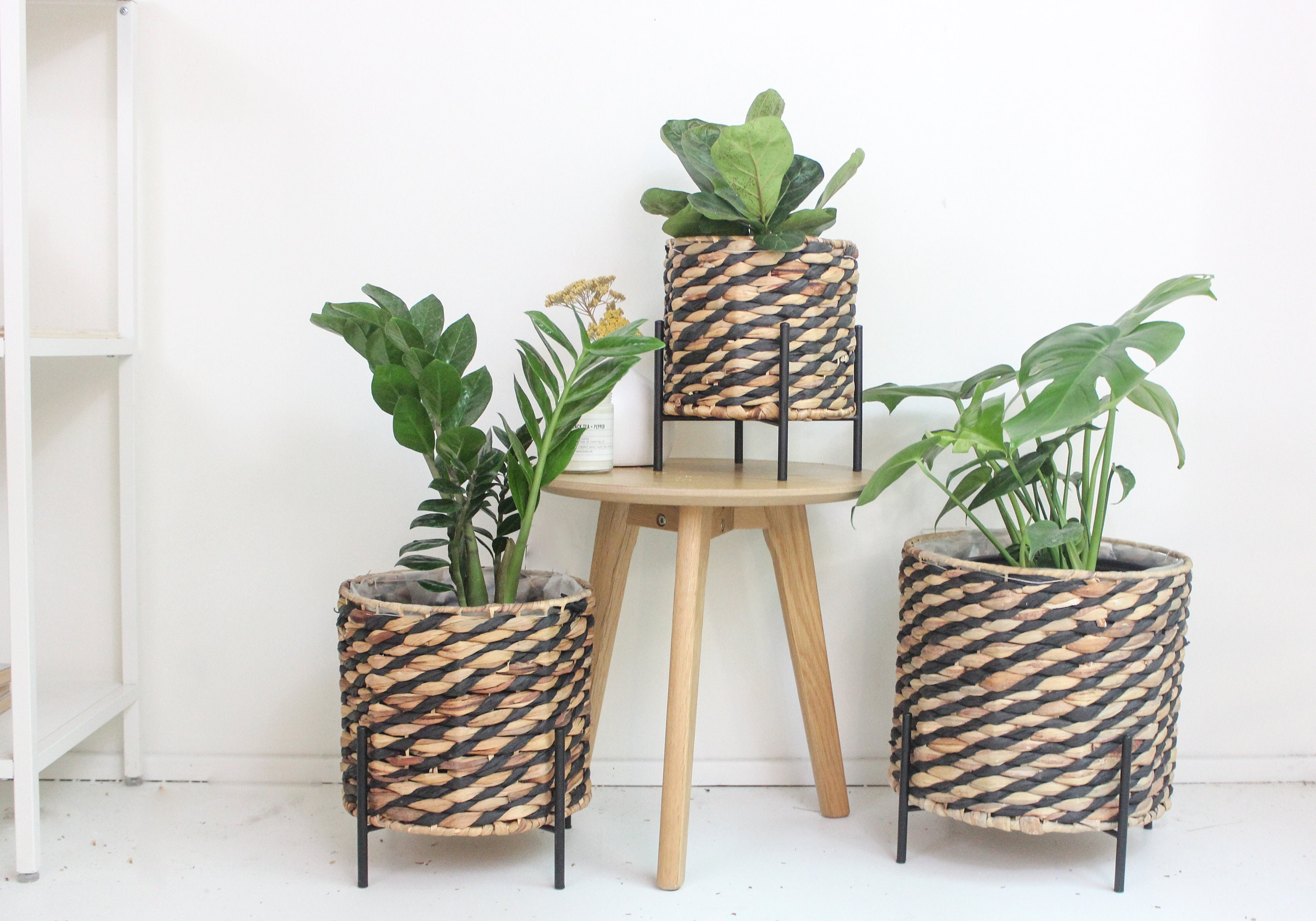 Woven plant stand deals