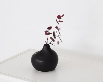 Ceramic Bud Vase for Dried Flowers in Matte Black