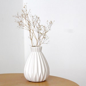 Japandi Geometric Ribbed Vase for Dried or Fresh Flowers in Matte White