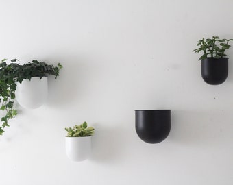 Round Minimalist Metal Wall Planter Pot