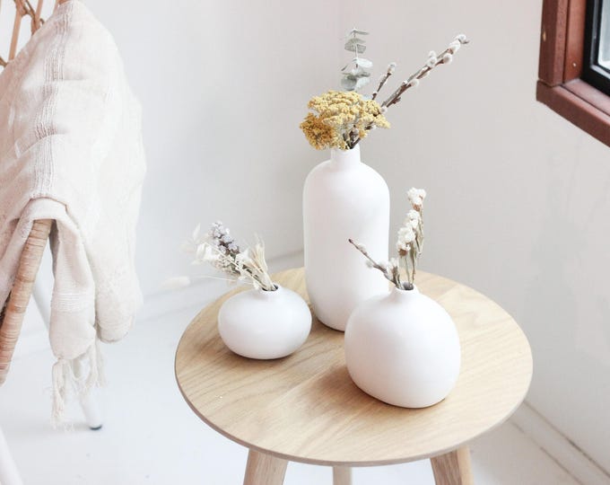 Modern Bud Vases for Dried Flowers in Matte White