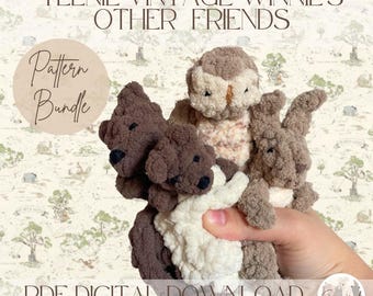 Könnte beinhalten: Ein Musterpaket zum Häkeln von Stofftieren, bestehend aus einem braunen Bären, einer braunen Eule und einem braunen Hasen. Der Text "TEENIE VINTAGE WINNIE'S OTHER FRIENDS" und "Pattern Bundle" ist auf dem Bild zu sehen. Der Text "PDF DIGITAL DOWNLOAD" ist ebenfalls auf dem Bild zu sehen.