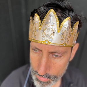 Handmade Leather King or Queen Crown, Painted Gold Crown, Renaissance Fair Mask, Cottagecore Headpiece, Fantasy Festival, Cosplay Crown