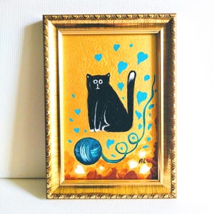 Chat noir bleu pelote de laine peinture originale illustration d'art surface dorée encadrée déco cadeau peinture abstraite cadeau pour elle