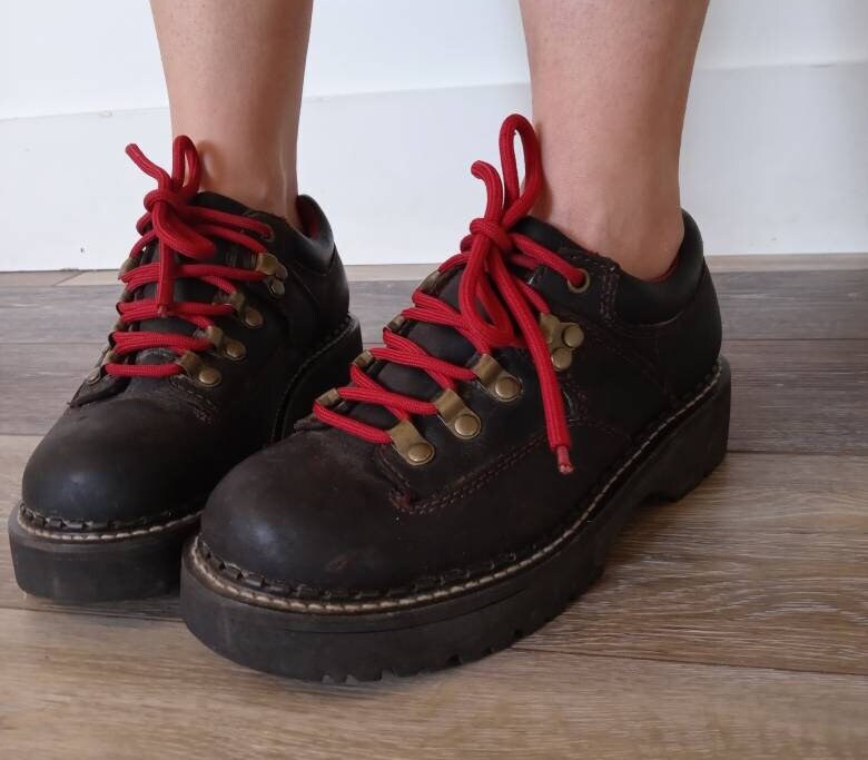 American eagle deals red shoes