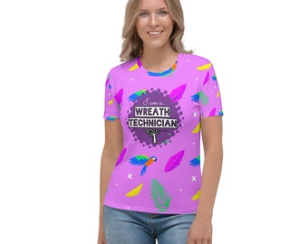 Summer Parrot “Wreath Technician” T-shirt