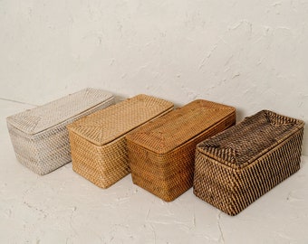 Aufbewahrungsbox mit Deckel / Woven Rattan Toilettenartikel Box / Badezimmer Aufbewahrungsbox / Organizer mit Deckel / L 33cm H 16cm B 15cm Geburtstagsgeschenk