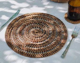 Woven Placemats with Holder Set or individual - Stylish table protection Wedding events decor