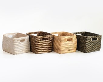 Panier de rangement Mini organiseur en rotin / Petite boîte de rangement tressée / Récipient pour salle de bain / Panier pour salle de bain / Panier cadeau / Panier étroit