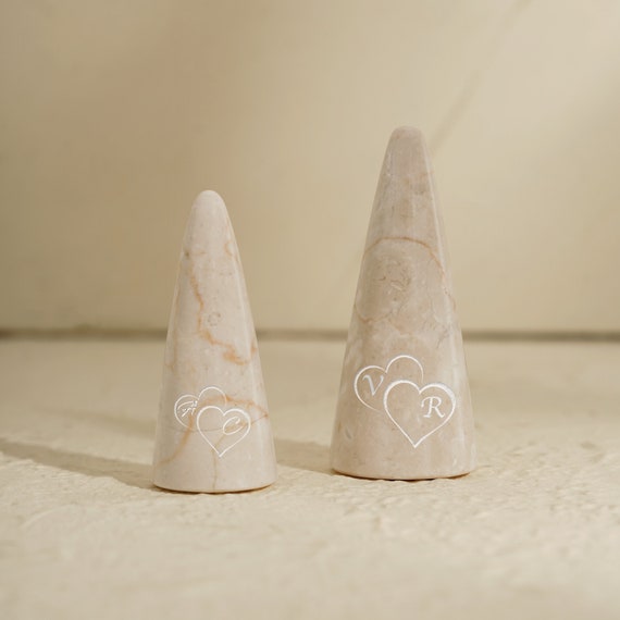Genuine marble Engraved personalised ring holder - Gift for the couple - Anniversary gift - Gift for her and bridesmaids - Special date gift