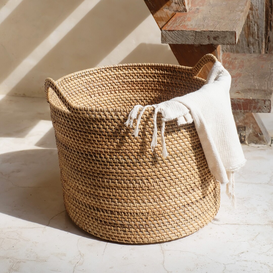 Hand-woven Storage Basket Household Laundry Wicker Baskets with