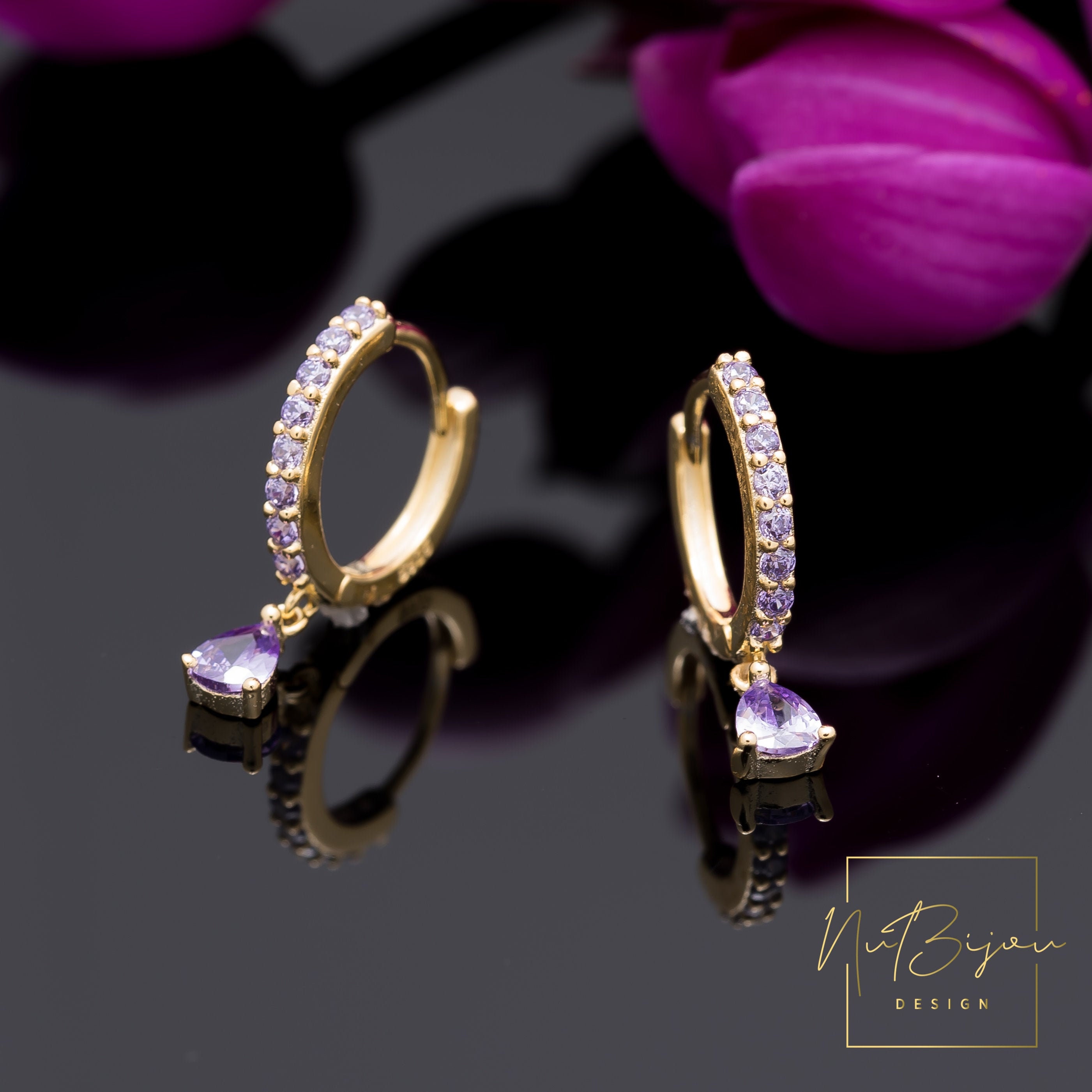 Amethyst Purple Flower Huggie Hoop Earrings In Sterling Silver, Tiny C – Silver Rain Silver - Foto 12