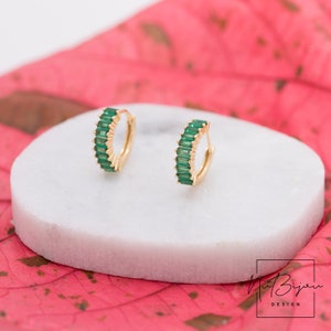 Green Huggie Hoop Earrings, gold Earlobe hoop,Round hoop earrings,Huggie earrings,Conch hoop earring,Gold conch hoop, gold plated hoops