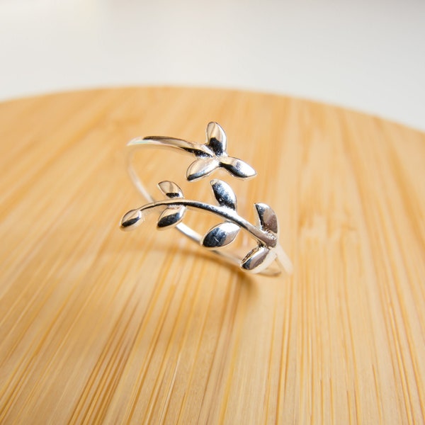 Sterling Silver Leaf Ring, Fast shipping gift, Silver Jewelry, Open rings, Stackable rings, Adjustable silver rings, Olive Branch ring